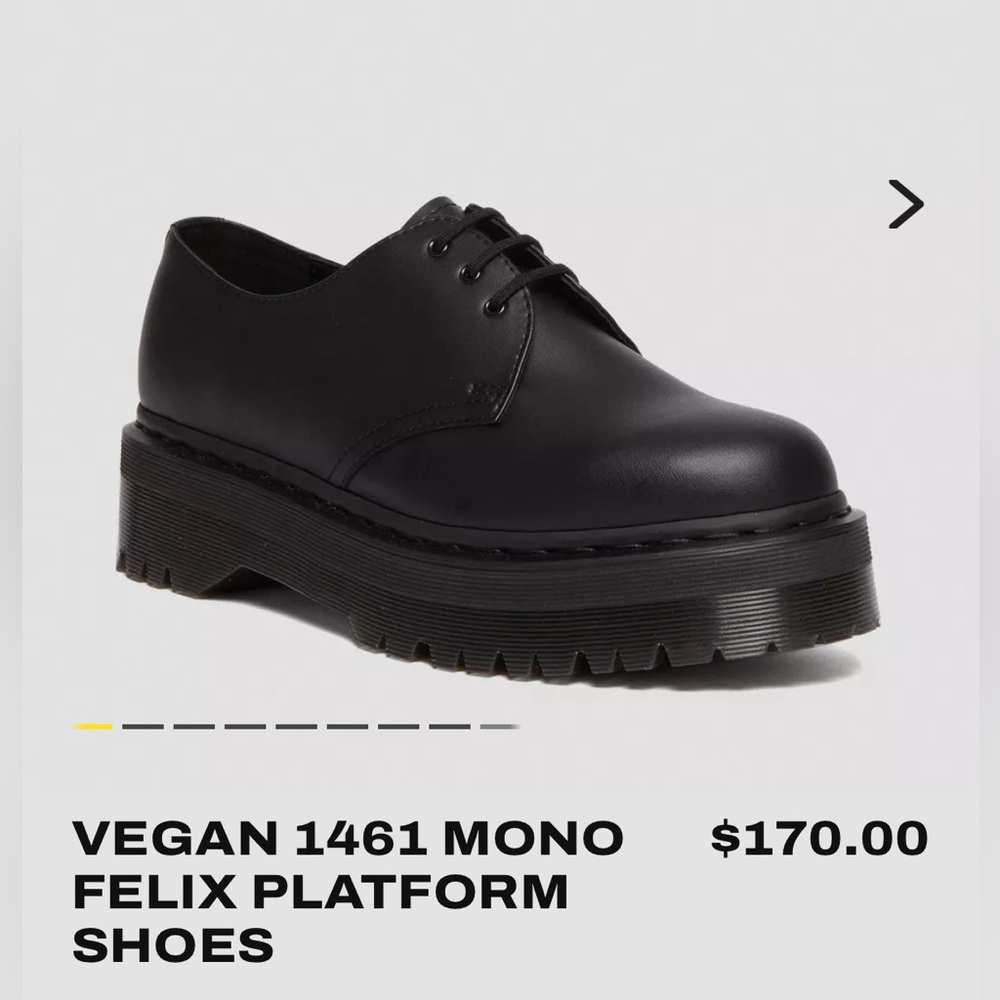 Dr martens leather lace up shoes mono(maybe